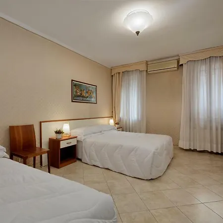 Apartment Pearl Apartment, Guglie Bridge